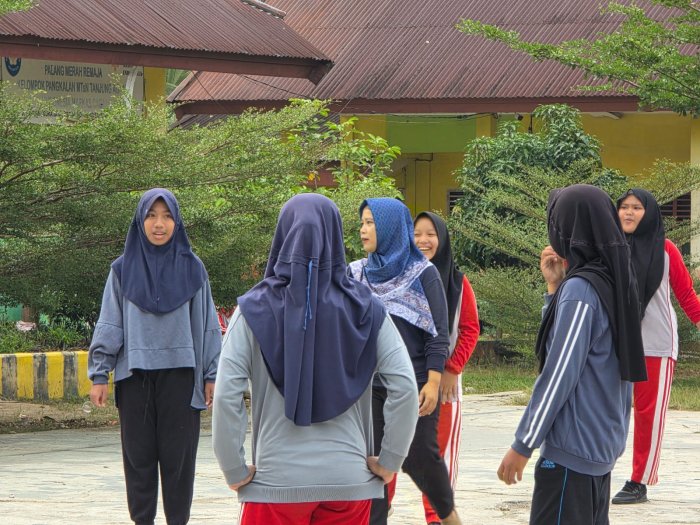 Seru dan Penuh Gelak Tawa! Lomba Tebak Kata Classmeeting MTsN 1 Bungo Sukses Curi Perhatian