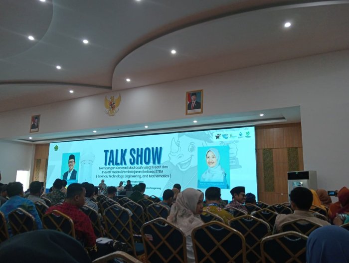 Guru MAN 2 Kota Jambi Ikuti Talk Show STEM untuk Bangun Generasi Madrasah Kreatif dan Inovatif