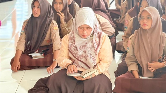 Wujudkan Generasi Qur'ani MTsN 1 Tebo Gelar Pembacaan Yasin Pada Jum'at Berkah Wujudkan Generasi Qur'ani MTsN 1 Tebo Gelar Pembacaan Yasin Pada Jum'at Berkah