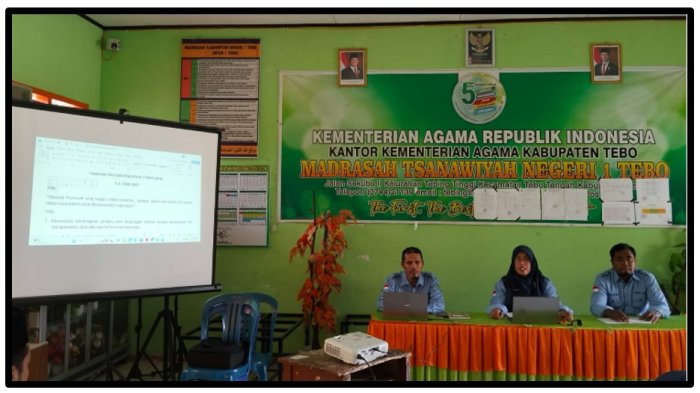 Perkuat Arah dan Kualitas Madrasah, Kepala MTsN 1 Tebo Pimpin Rapat Revisi Visi dan Misi Perkuat Arah dan Kualitas Madrasah, Kepala MTsN 1 Tebo Pimpin Rapat Revisi Visi dan Misi