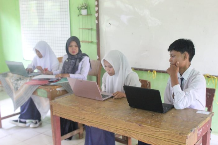 Ujian Praktik Informatika MTsN 2 Bungo: Asah Skill Digital Siswa Menuju Era Smart Madrasah Ujian Praktik Informatika MTsN 2 Bungo: Asah Skill Digital Siswa Menuju Era Smart Madrasah