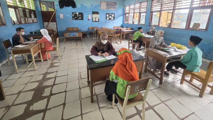 Antusias, Ratusan Calon Siswa Ikuti Tes Baca Al-Qur'an dan Wawancara PMBM jalur Reguler di MTsN 3 Kota Jambi