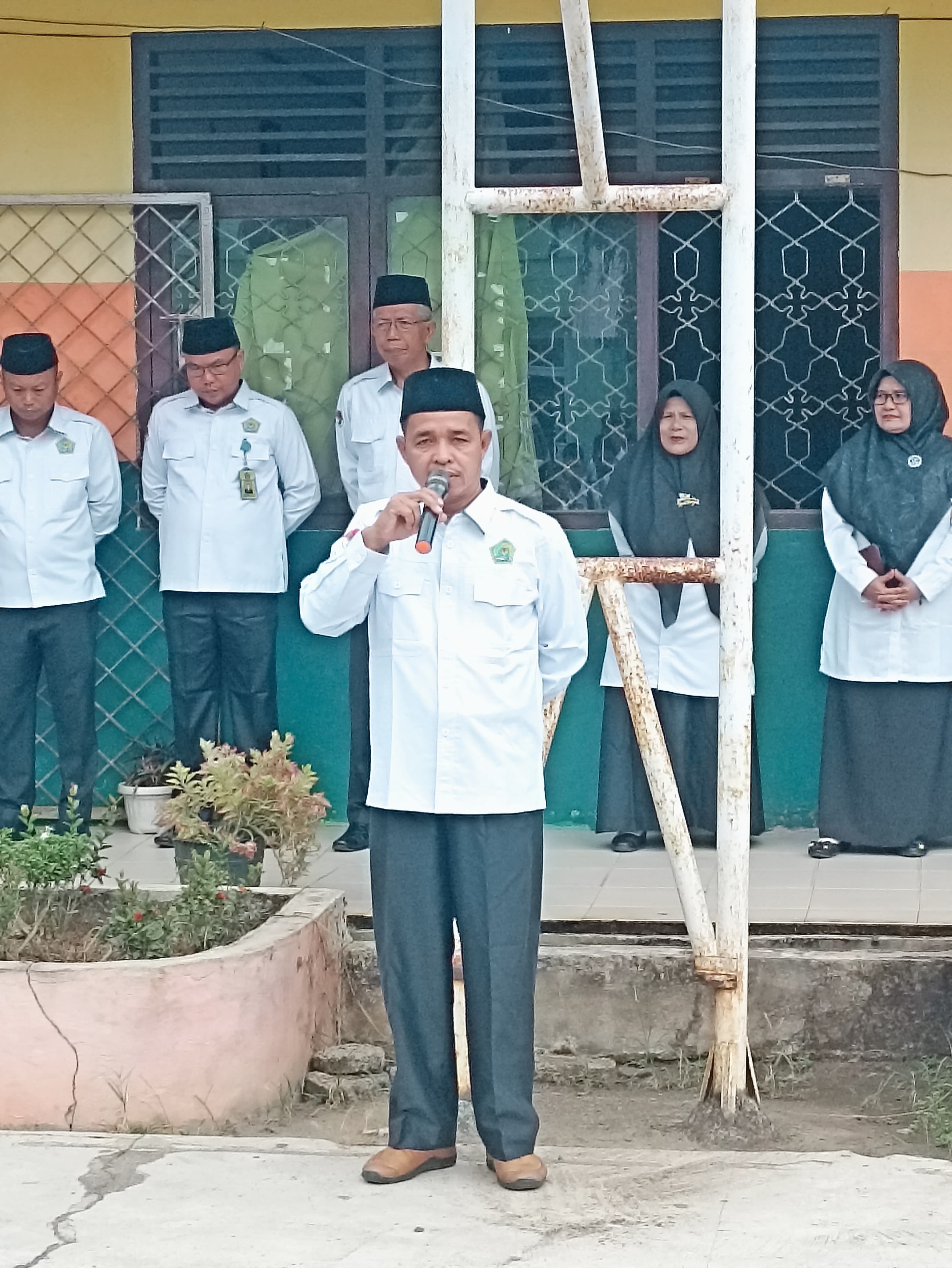KEPALA MTsN 2 BUNGO RESMI MEMBUKA MATSAMA TAHUN PELAJARAN 2025-2026 KEPALA MTsN 2 BUNGO RESMI MEMBUKA MATSAMA TAHUN PELAJARAN 2025-2026