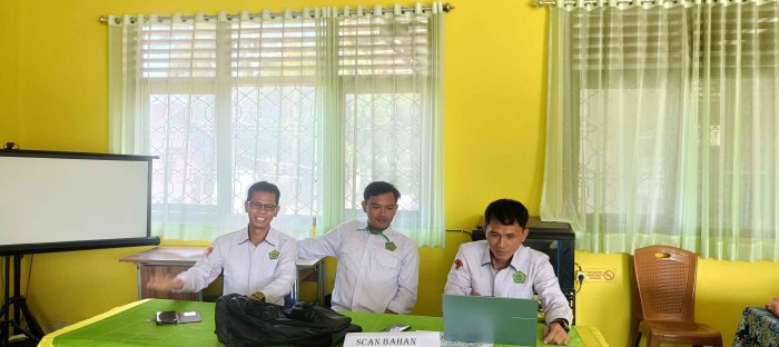 Kejar Target Akhir Semester, Guru Kelas IX MTsN 2 Bungo Intensifkan Pengisian Nilai di Aplikasi RDM
