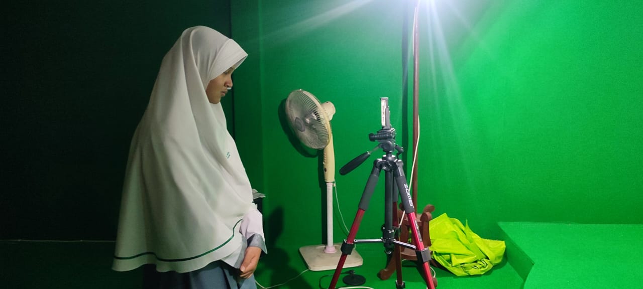 Dua Siswa MAN 2 Kota Jambi Berprestasi di Lomba Pidato Nasional Dua Siswa MAN 2 Kota Jambi Berprestasi di Lomba Pidato Nasional