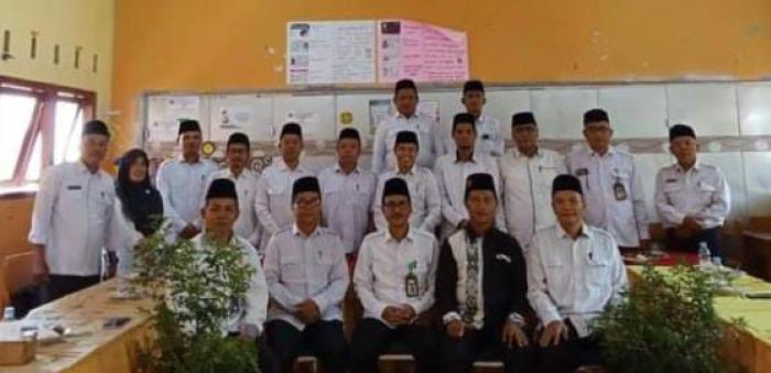 KAKANKEMENAG TEBO MOTIVASI KEPALA MADRASAH DALAM MOMEN RAKOR KAKANKEMENAG TEBO MOTIVASI KEPALA MADRASAH DALAM MOMEN RAKOR