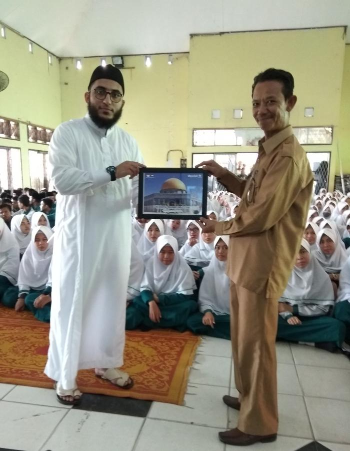 Cinta Dari MAN 2 Kota Jambi Untuk PALESTINA Cinta Dari MAN 2 Kota Jambi Untuk PALESTINA