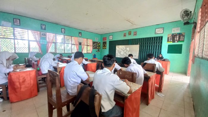 Kelas XII C Semangat Belajar Ushul Fiqh: Menyelami Dasar-Dasar Hukum Islam Kelas XII C Semangat Belajar Ushul Fiqh: Menyelami Dasar-Dasar Hukum Islam