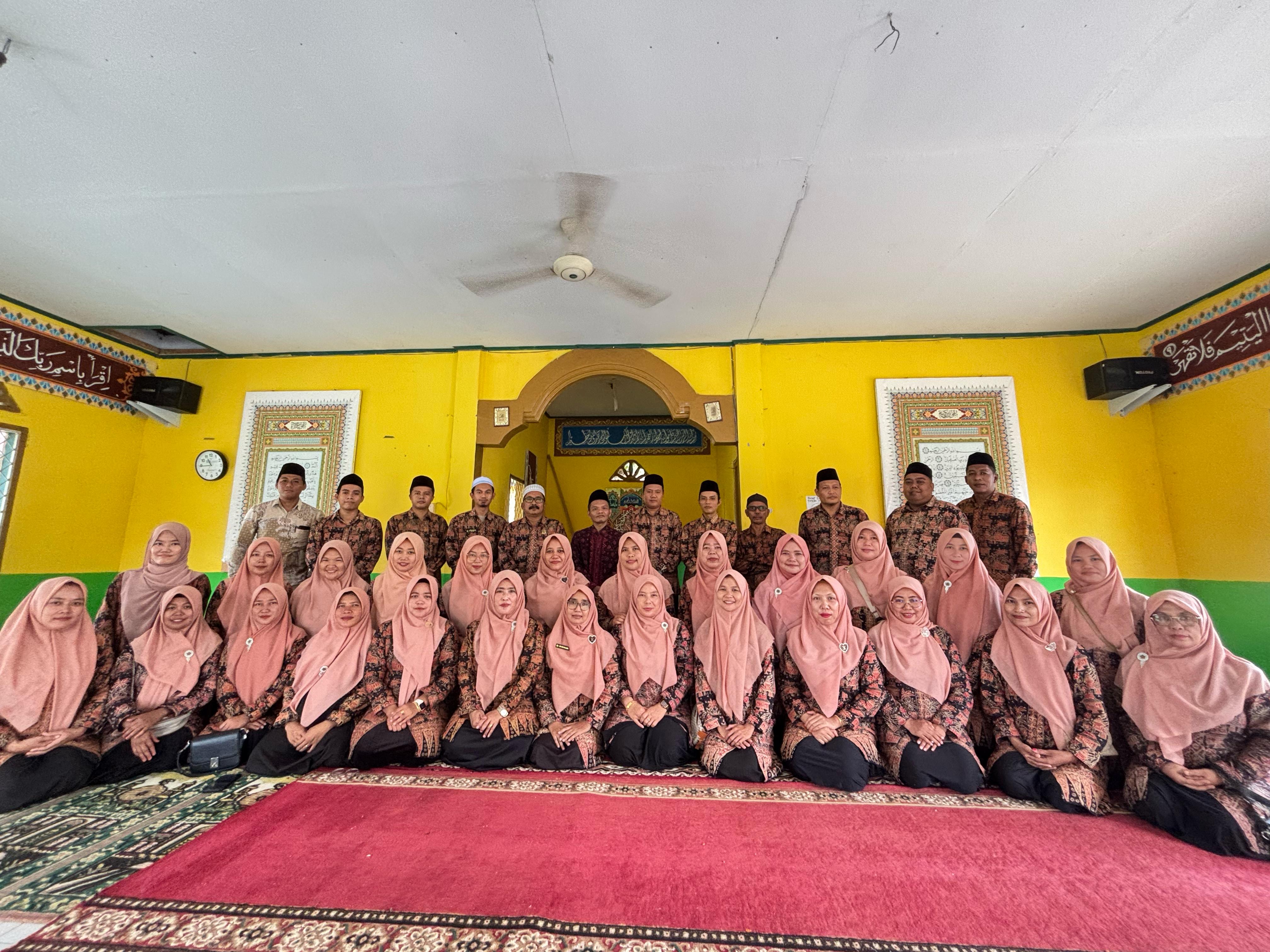 INI KEGIATAN MAN 2 TEBO HARI PERTAMA MASUK MADRASAH.