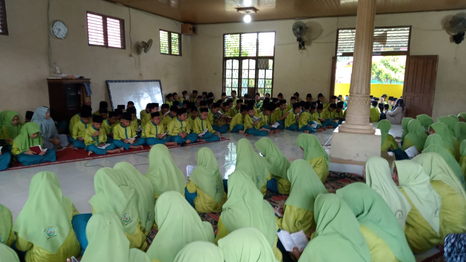 YASINAN TAHLIL DAN KULTUM RUTIN SISWA/I DAN GURU MTsN 2 BUNGO YASINAN TAHLIL DAN KULTUM RUTIN SISWA/I DAN GURU MTsN 2 BUNGO