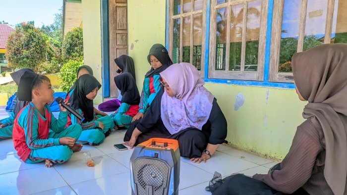Siswa MIN 4 Tebo Siap Bawakan Lagu Daerah Jambi untuk Acara Perpisahan PPLK Siswa MIN 4 Tebo Siap Bawakan Lagu Daerah Jambi untuk Acara Perpisahan PPLK