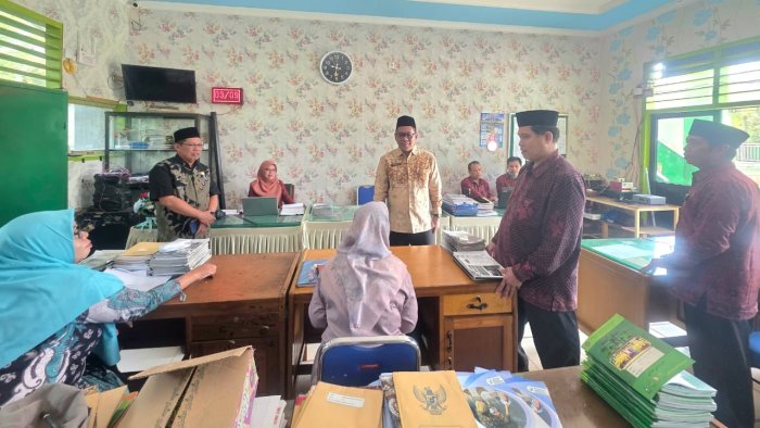 Kemenag Kota Jambi Lakukan Monev PJJ di MTsN 3 Kota Jambi Kemenag Kota Jambi Lakukan Monev PJJ di MTsN 3 Kota Jambi