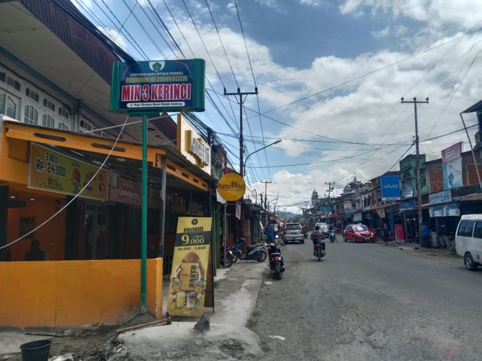 Papan Nama MIN 3 Kerinci Kini Lebih Mencolok Papan Nama MIN 3 Kerinci Kini Lebih Mencolok