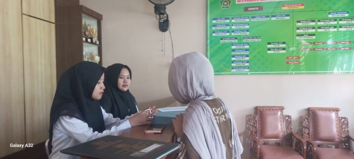 Persiapkan Langkah ke Dunia Kampus, Verlita Pahira Putri dan Sakinnaturrohmah Ambil SKL di PTSP MAN 2 Bungo Persiapkan Langkah ke Dunia Kampus, Verlita Pahira Putri dan Sakinnaturrohmah Ambil SKL di PTSP MAN 2 Bungo