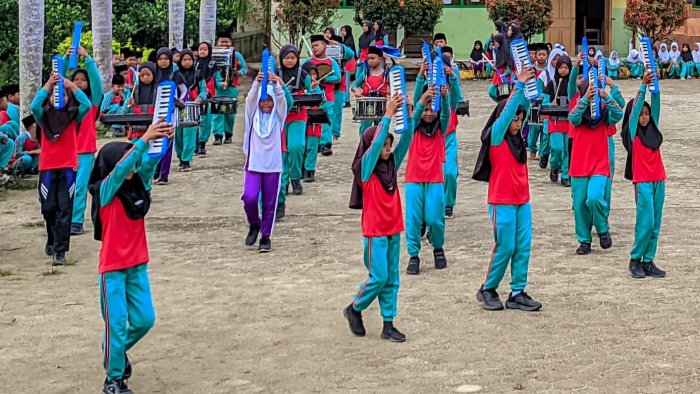 Personel Marching Band MIN 4 Tebo Makin Percaya Diri
