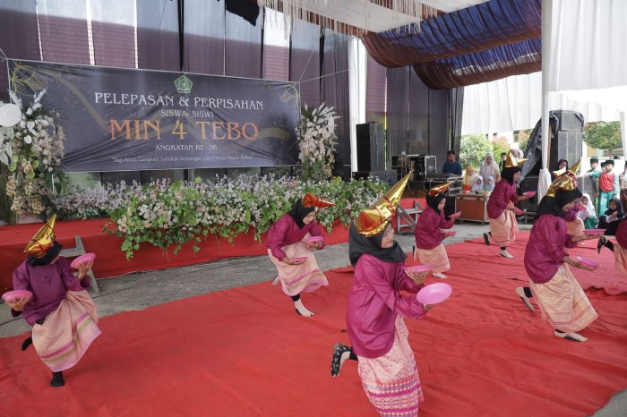 Tari Piring dari Sumatera Barat, Variasi Budaya Nusantara di Perpisahan Kelas 6 MIN 4 Tebo