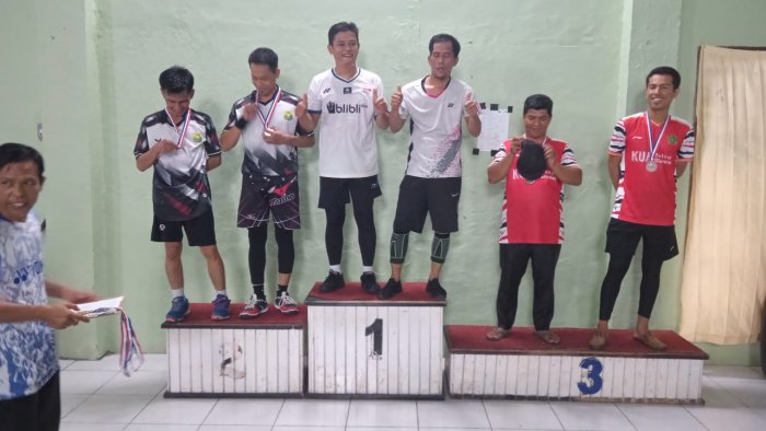 Bapak Tri Sulistiyo, S.Pd., M.A. dan M. Amin, S.Pd., Membawa Pulang Medali Emas Cabang Badminton HAB Ke-80 Bapak Tri Sulistiyo, S.Pd., M.A. dan M. Amin, S.Pd., Membawa Pulang Medali Emas Cabang Badminton HAB Ke-80