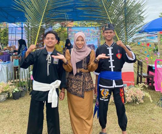 Tiga Pesilat MAN 2 Bungo Tampil Memukau di Acara Puncak Porseni dan Pramuka 2025 Tiga Pesilat MAN 2 Bungo Tampil Memukau di Acara Puncak Porseni dan Pramuka 2025