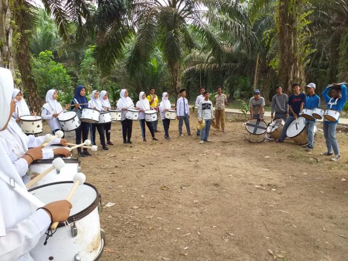 SAMBUT PERINGATAN HUT RI KE-74 MAN 1 INTENSIFKAN LATIHAN DRUMBAND SAMBUT PERINGATAN HUT RI KE-74 MAN 1 INTENSIFKAN LATIHAN DRUMBAND