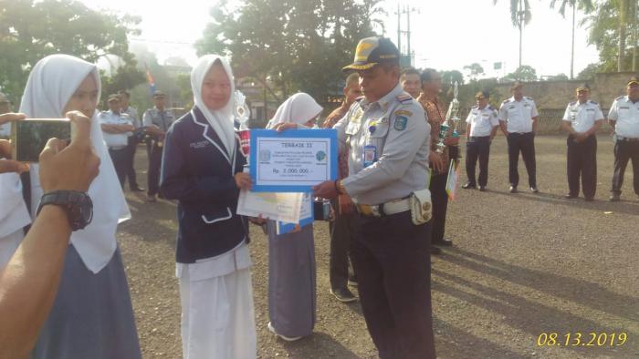 Terbaik Kabupaten Kerinci, Kepala MAN 1 Kerinci: Siapa Bilang Madrasah Tidak Mampu Berkompetisi. Terbaik Kabupaten Kerinci, Kepala MAN 1 Kerinci: Siapa Bilang Madrasah Tidak Mampu Berkompetisi.
