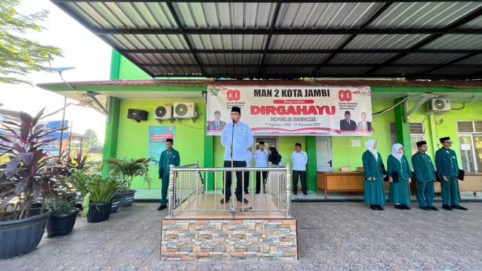 Upacara Bendera di MAN 2 Kota Jambi Tekankan Semangat Belajar dan Kedisiplinan Upacara Bendera di MAN 2 Kota Jambi Tekankan Semangat Belajar dan Kedisiplinan