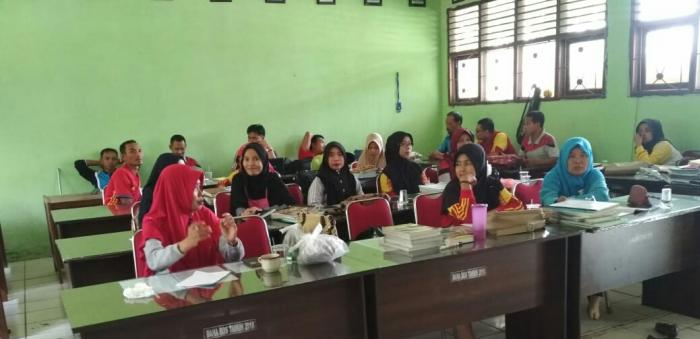 MAN 1 TANJABTIM ADAKAN SOSIALISASI Si-EKA MAN 1 TANJABTIM ADAKAN SOSIALISASI Si-EKA