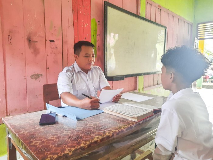 Profesional dan Optimal, Tim Penguji PMBM MTsN 1 Bungo Jalankan Tugas dengan Penuh Tanggung Jawab Profesional dan Optimal, Tim Penguji PMBM MTsN 1 Bungo Jalankan Tugas dengan Penuh Tanggung Jawab
