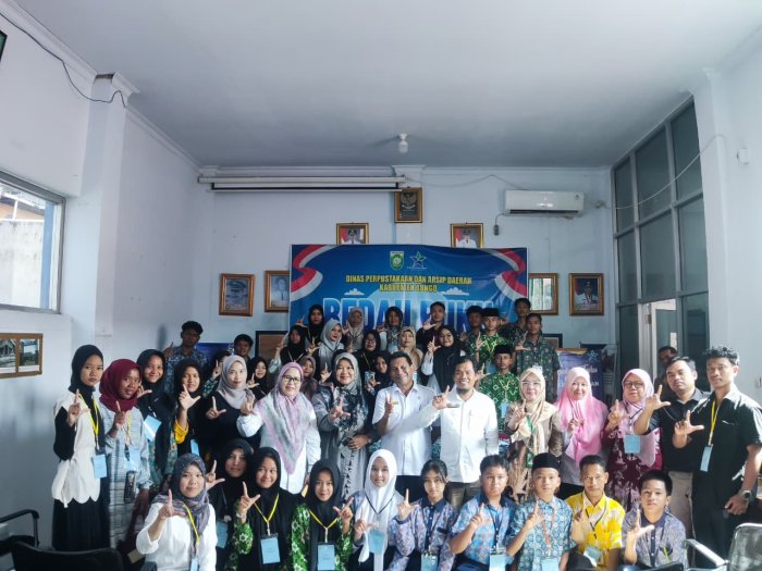 Siswa MAN 2 Bungo Bersama Waka Kesiswaan Ikuti Bedah Buku Koleksi Perpustakaan Daerah Kabupaten Bungo Siswa MAN 2 Bungo Bersama Waka Kesiswaan Ikuti Bedah Buku Koleksi Perpustakaan Daerah Kabupaten Bungo