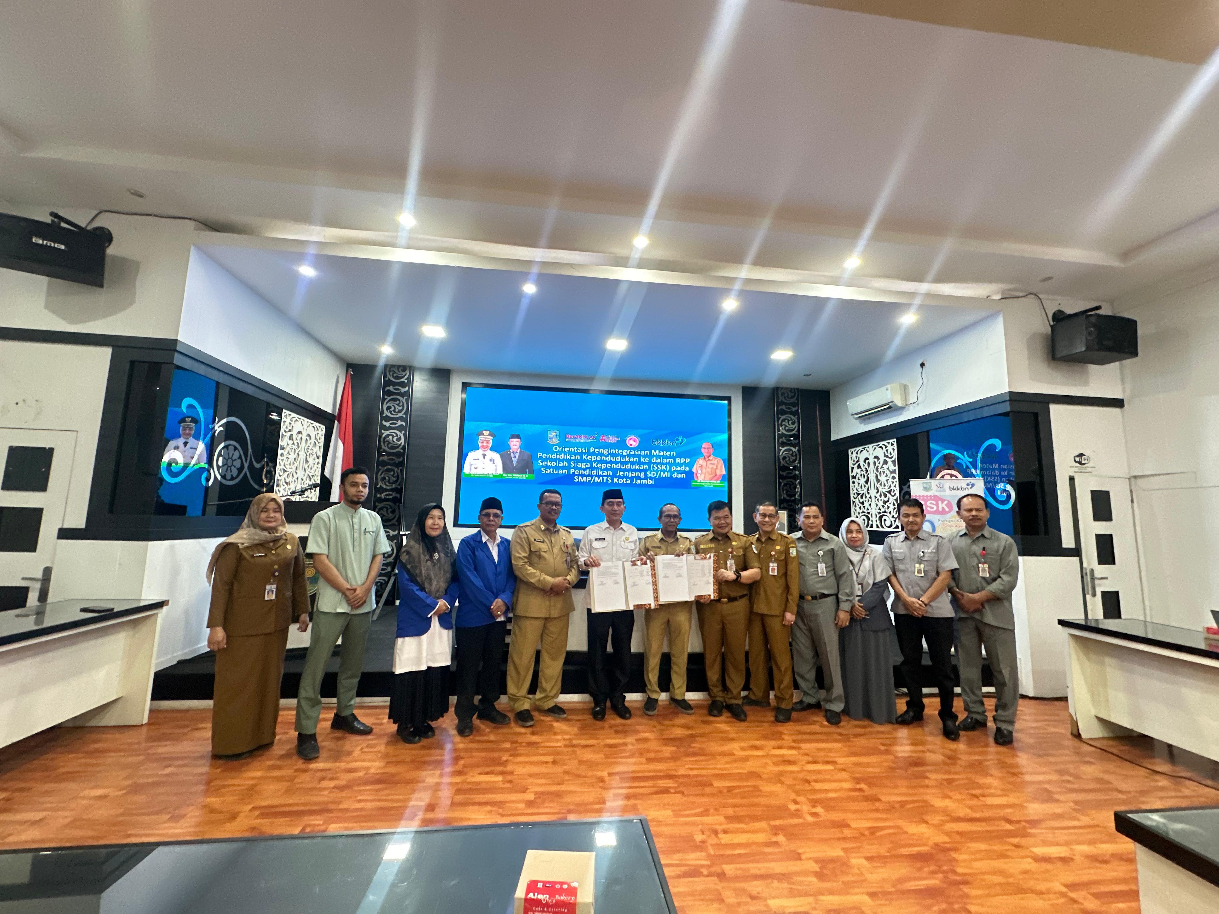 MTsN 1 Kota Jambi ikuti Orientasi Sekolah Siaga Kependudukan MTsN 1 Kota Jambi ikuti Orientasi Sekolah Siaga Kependudukan