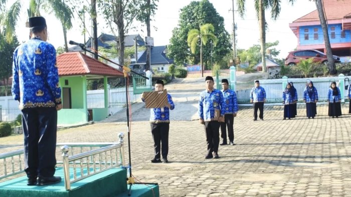 Kepala MIN 4 Tebo Ikuti Apel Gabungan Kedisiplinan, Kakankemenag Tekankan Disiplin dan Etos Kerja ASN Kepala MIN 4 Tebo Ikuti Apel Gabungan Kedisiplinan, Kakankemenag Tekankan Disiplin dan Etos Kerja ASN