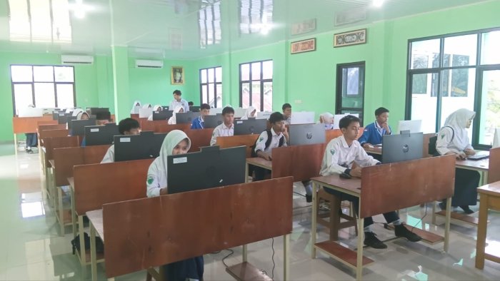 Ujian Susulan TKA Kelas IX MTsN 3 Kota Jambi Berjalan Lancar