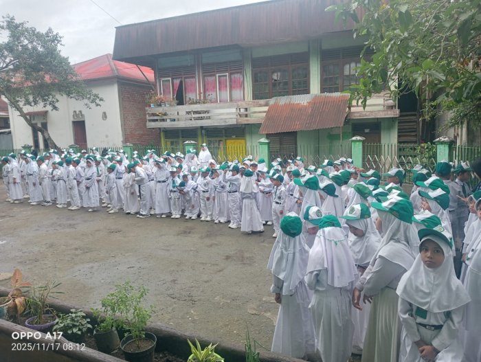 Upacara Bendera Rutin Berjalan Khidmat dan Penuh Makna Upacara Bendera Rutin Berjalan Khidmat dan Penuh Makna