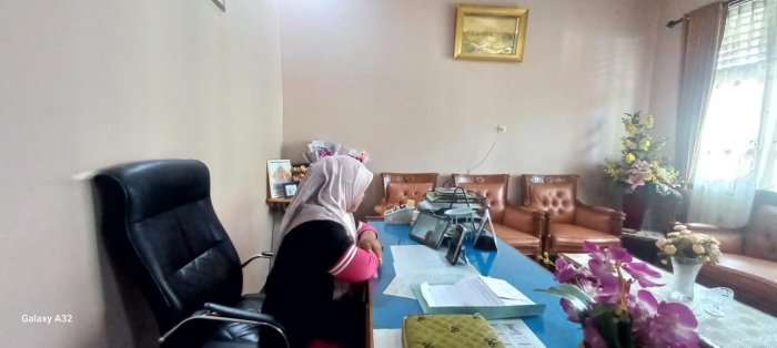 Kepala MAN 2 Bungo Ikuti Sosialisasi Penggunaan Buku Teks Utama Secara Daring Kepala MAN 2 Bungo Ikuti Sosialisasi Penggunaan Buku Teks Utama Secara Daring
