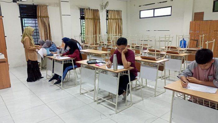 Siswa MAN 2 Kota Jambi Manfaatkan Penundaan OMI untuk Matangkan Persiapan Siswa MAN 2 Kota Jambi Manfaatkan Penundaan OMI untuk Matangkan Persiapan