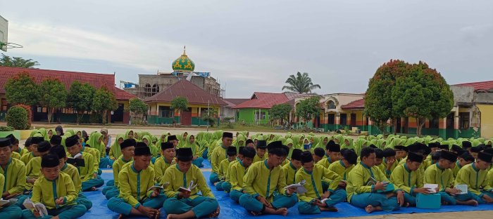 MTsN 2 Bungo Adakan Yasinan dan Tahlil Rutin Jumat Pagi MTsN 2 Bungo Adakan Yasinan dan Tahlil Rutin Jumat Pagi