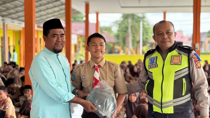 Satlantas Polres Tebo Sosialisasikan Tertib Lalu Lintas di MTsN 1 Tebo Satlantas Polres Tebo Sosialisasikan Tertib Lalu Lintas di MTsN 1 Tebo