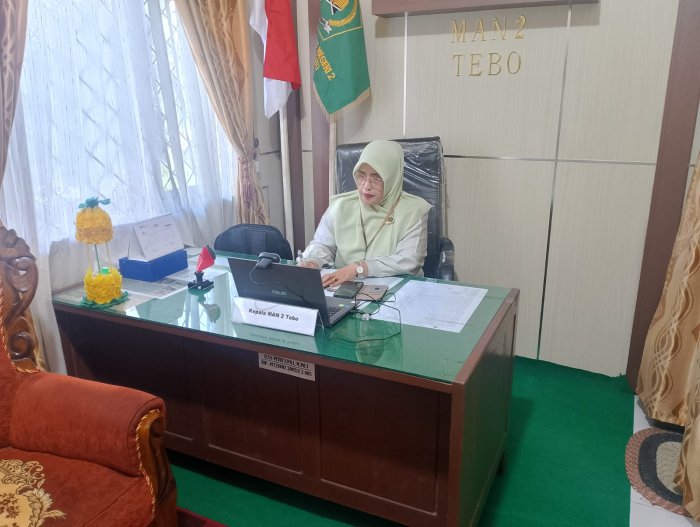 Guru dan Kepala MAN 2 Tebo Ikuti Survei Lingkungan Belajar