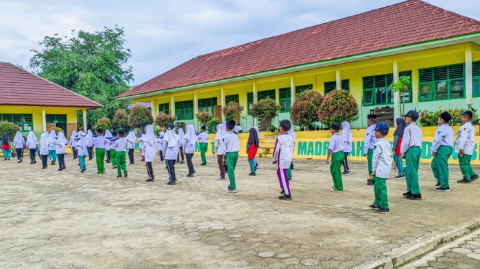 Marching Band MIN 4 Tebo Datangkan Pelatih Profesional, Persiapan Makin Serius Marching Band MIN 4 Tebo Datangkan Pelatih Profesional, Persiapan Makin Serius