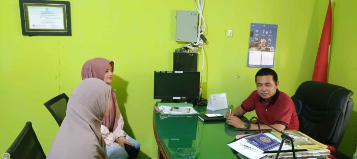 Kepala Madrasah Berikan Sambutan Positif kepada Mahasiswa Pengaju Izin Penelitian Kepala Madrasah Berikan Sambutan Positif kepada Mahasiswa Pengaju Izin Penelitian