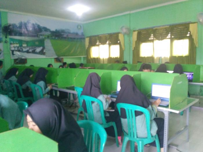 RATUSAN SISWA MAN 1 TANJAB TIMUR IKUTI SIMULASI UNBK RATUSAN SISWA MAN 1 TANJAB TIMUR IKUTI SIMULASI UNBK