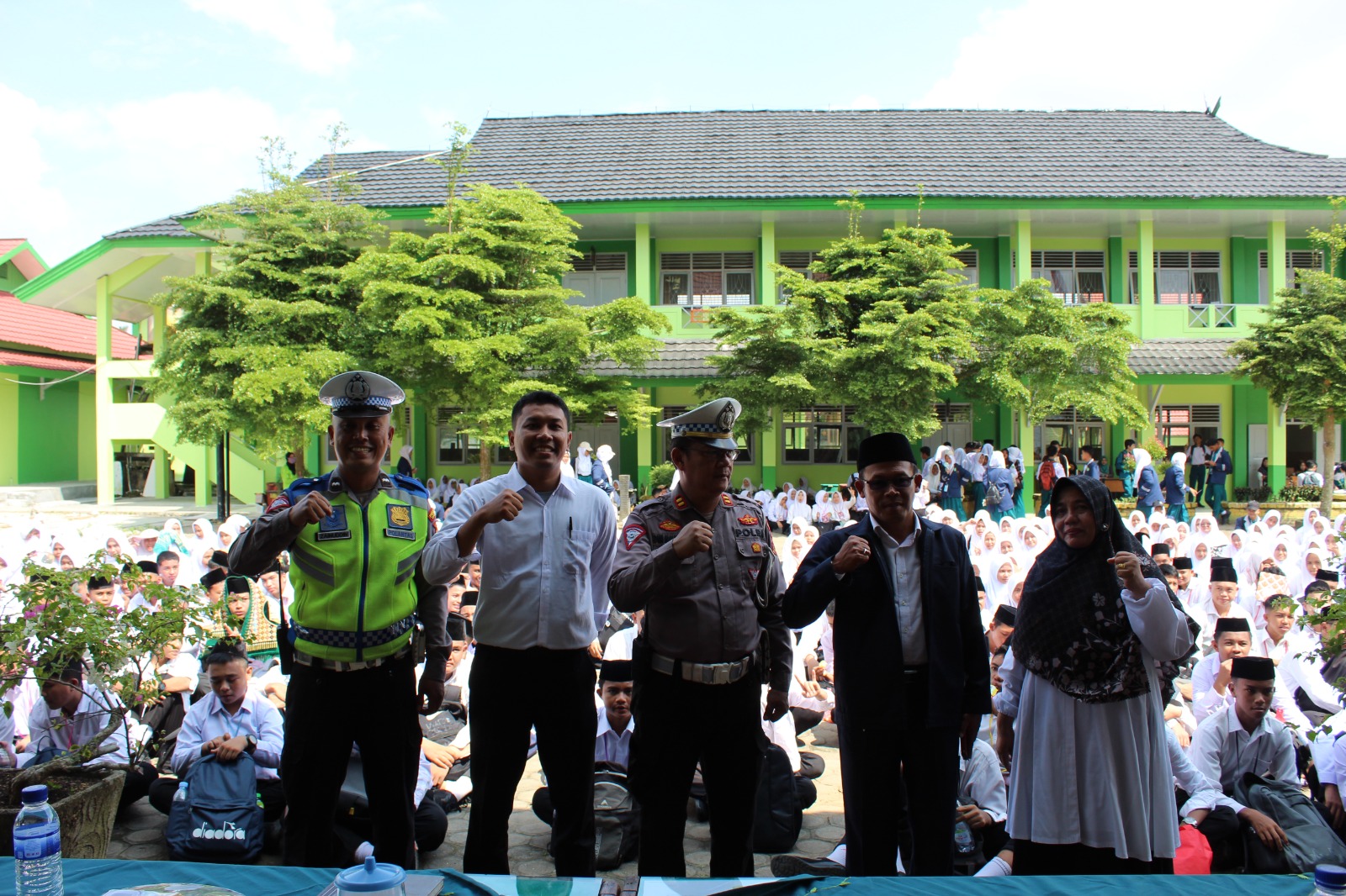 POLRESTA Kota Jambi Berikan Arahan Tata Tertib Lalu Lintas pada Kegiatan Matsama MAN 2 Kota Jambi POLRESTA Kota Jambi Berikan Arahan Tata Tertib Lalu Lintas pada Kegiatan Matsama MAN 2 Kota Jambi