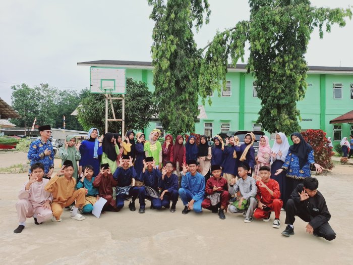 MTsN 2 Bungo Sukses Gelar Oktober Kreatif 2025