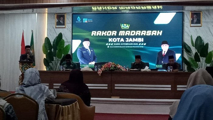 Kepala MAN 2 Kota Jambi Hadiri Rakor Madrasah se-Kota Jambi Kepala MAN 2 Kota Jambi Hadiri Rakor Madrasah se-Kota Jambi