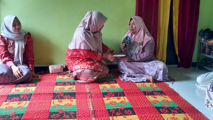 MTsN 1 Tebo Berikan Dukungan kepada Siswa yang Berduka MTsN 1 Tebo Berikan Dukungan kepada Siswa yang Berduka