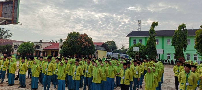 Perkuat Mental dan Spiritual Siswa Kelas IX MTsN 2 Bungo Gelar Apel Pagi Sebelum Masuki Ruang Ujian
