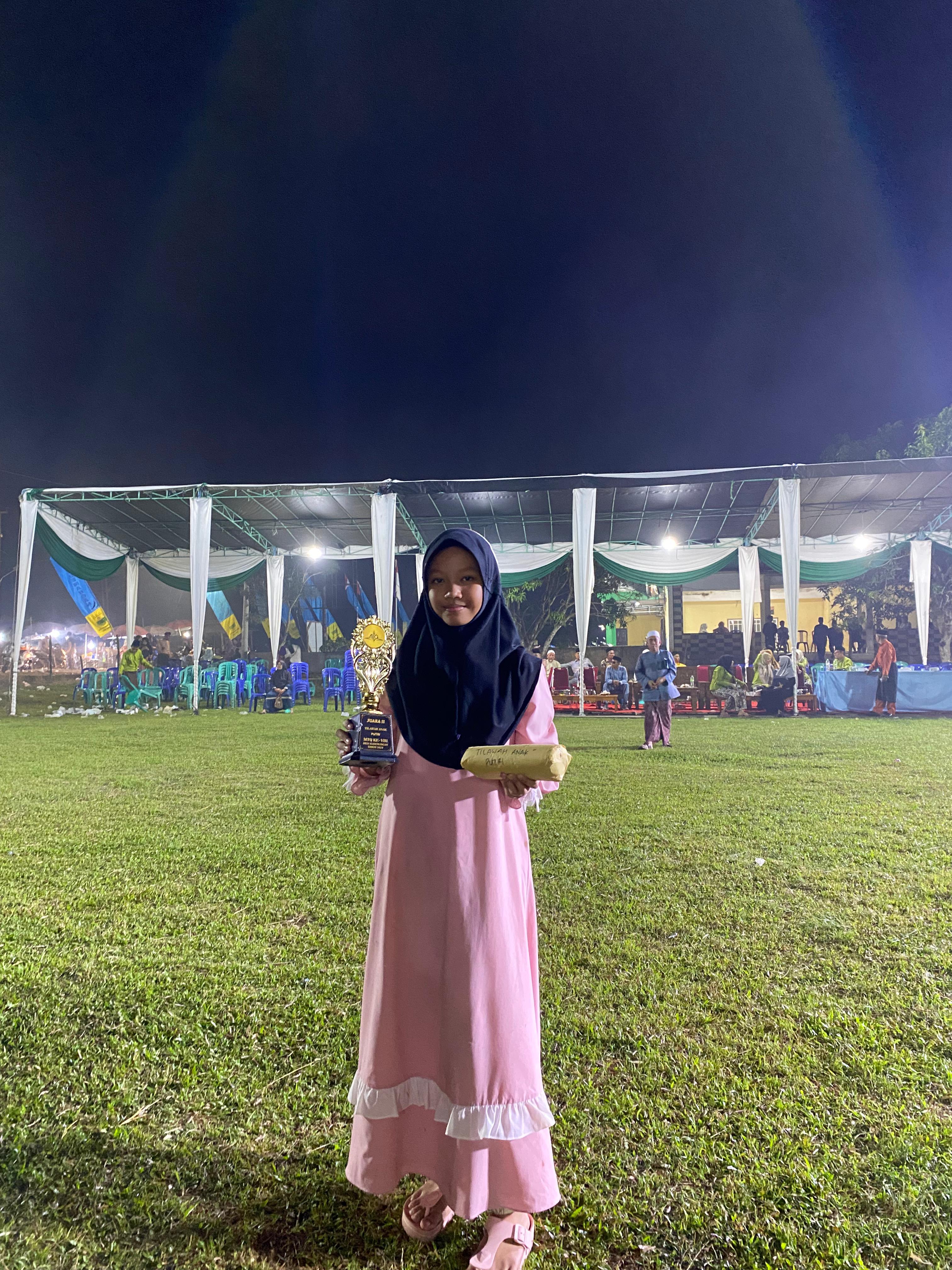 Siswa MTs Negeri 1 Kota Jambi Sabet 2 Piala di Ajang MTQ ke VIII Desa Kademangan Siswa MTs Negeri 1 Kota Jambi Sabet 2 Piala di Ajang MTQ ke VIII Desa Kademangan