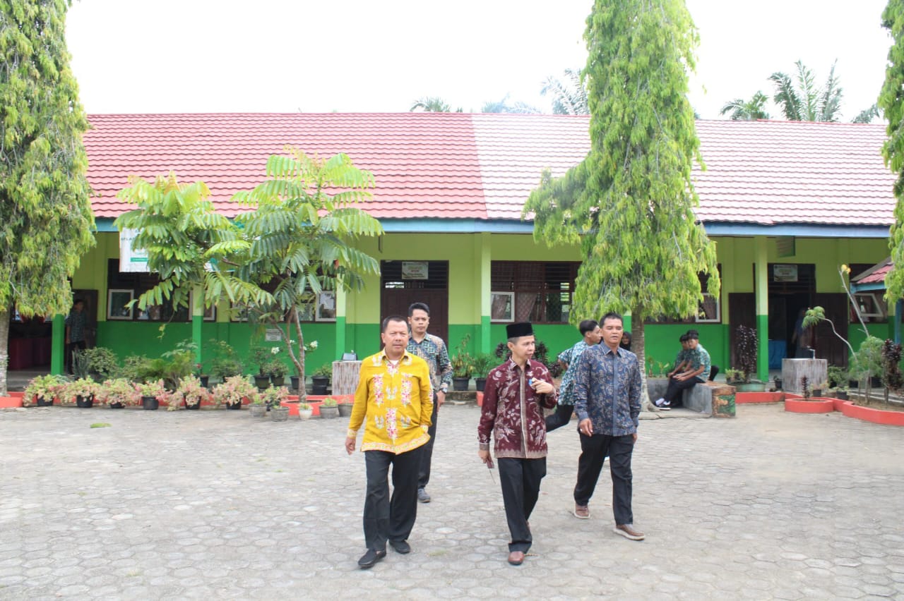 Monitoring ANBK di MAN 2 Bungo, Kakankemenag Pastikan Berjalan Lancar Monitoring ANBK di MAN 2 Bungo, Kakankemenag Pastikan Berjalan Lancar