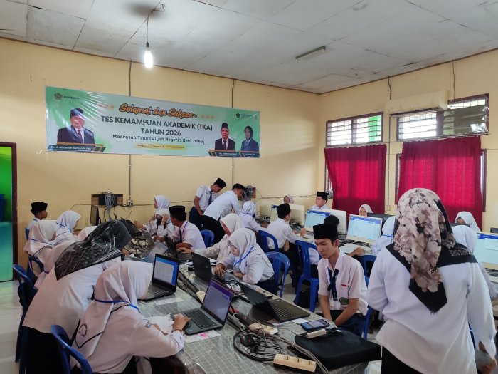 Pelaksanaan Hari Pertama TKA Numerasi di MTsNegeri 1 Kota Jambi Pelaksanaan Hari Pertama TKA Numerasi di MTsNegeri 1 Kota Jambi
