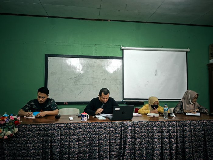 Jangan Diperbudak Teknologi! Kepala MTsN 1 Bungo Ajak GTK Bijak Manfaatkan AI di Era Digital Jangan Diperbudak Teknologi! Kepala MTsN 1 Bungo Ajak GTK Bijak Manfaatkan AI di Era Digital
