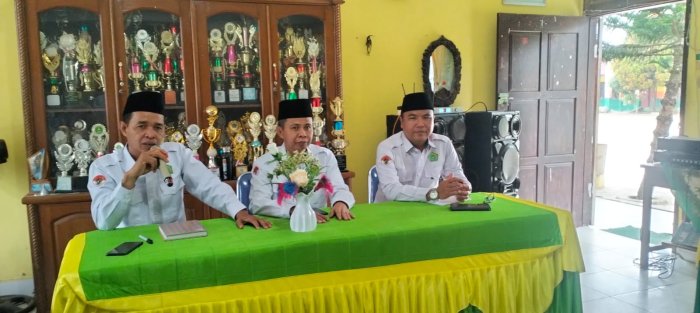 Kepala Kankemenag Kabupaten Bungo Berikan Pembinaan di MTsN 2 Bungo Kepala Kankemenag Kabupaten Bungo Berikan Pembinaan di MTsN 2 Bungo